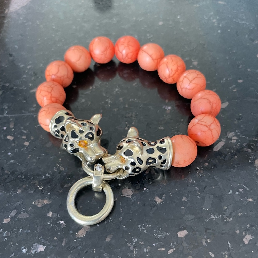 Orange stone stretch bracelet 🧡